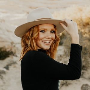 Meet your Posher, Paxton